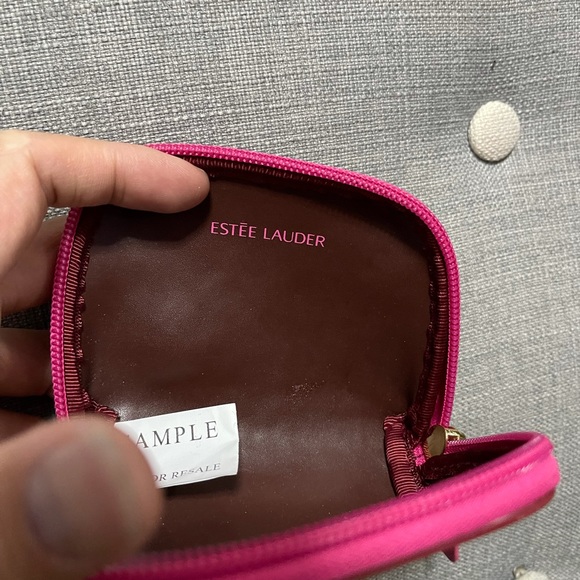 Estee lauder small pouch - Picture 3 of 3